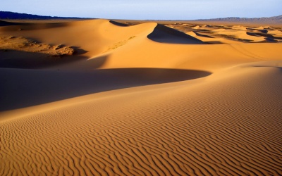 What is the largest desert in China?